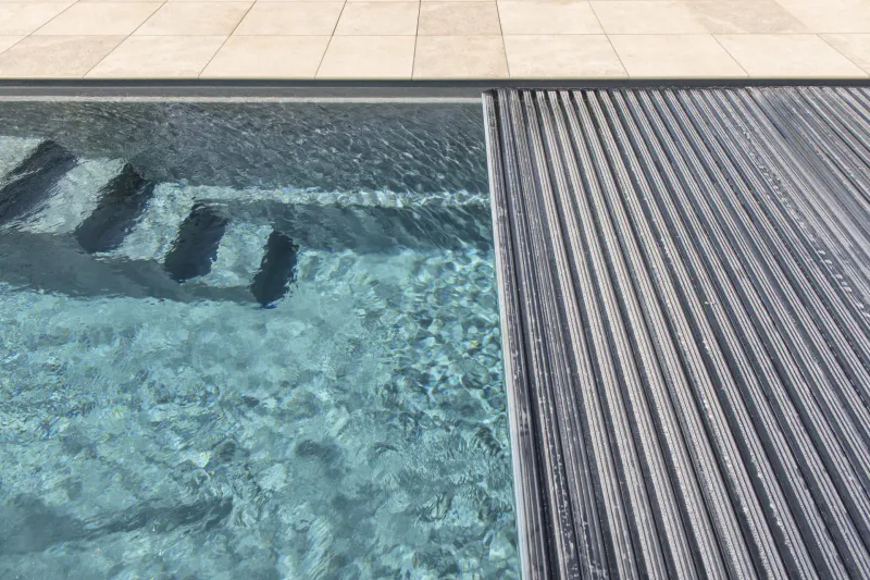 Classic 83 – Generøst basseng med eksklusivt uttrykk