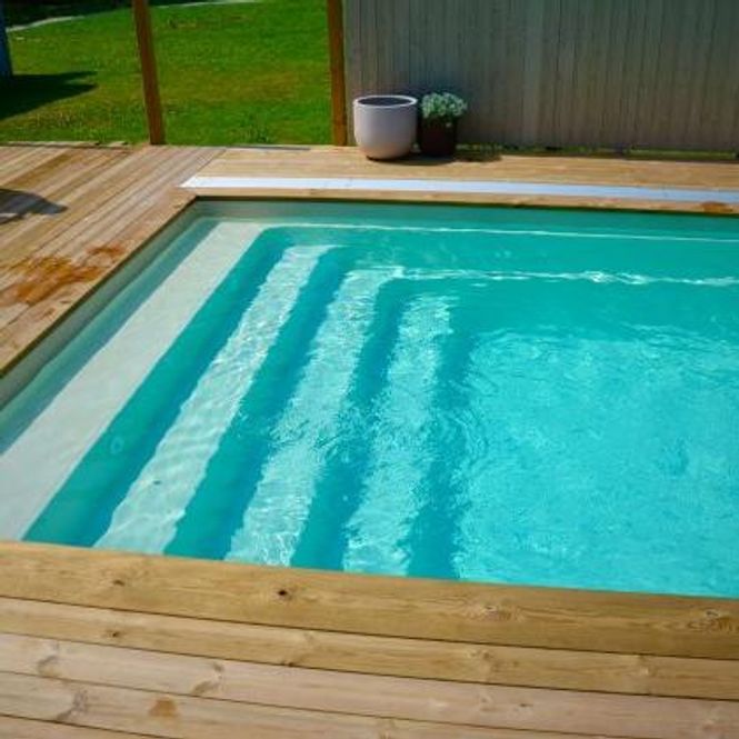 Hovedbilde Antibes glassfiberbasseng med benk/beach-sone