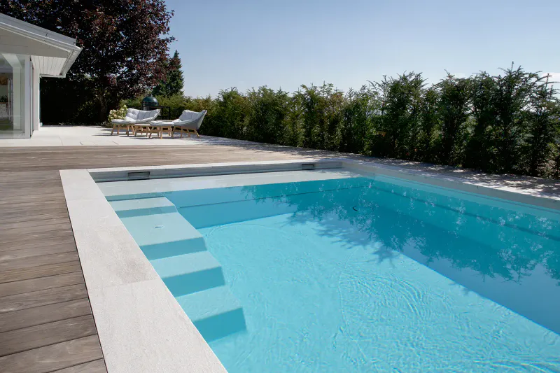 XL Lounger 95 – Eksklusivt basseng med integrert loungesone